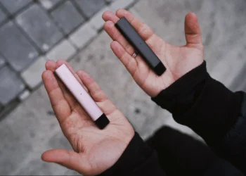 vapes, dispositivos, elétronicos para fumar;