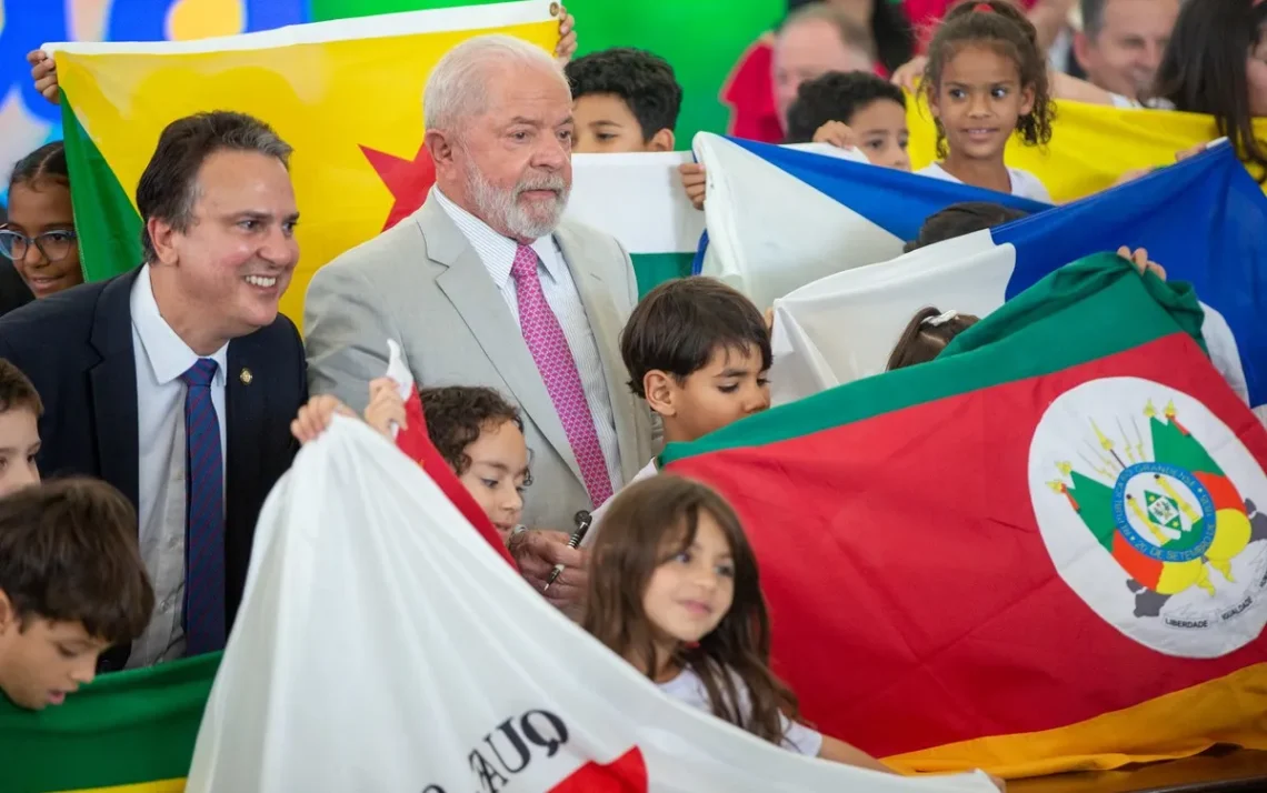 Educação, Educação Nacional, Política Educacional, Metas Nacionais;